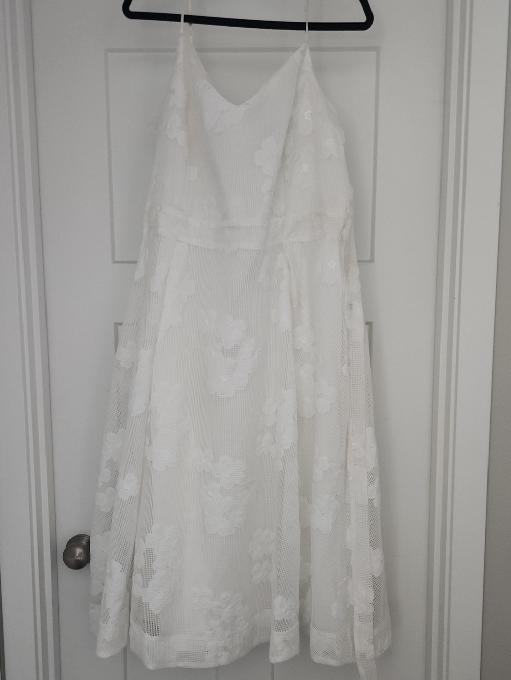 City Chic White Floral Mesh Spaghetti-Strap Dress M/18